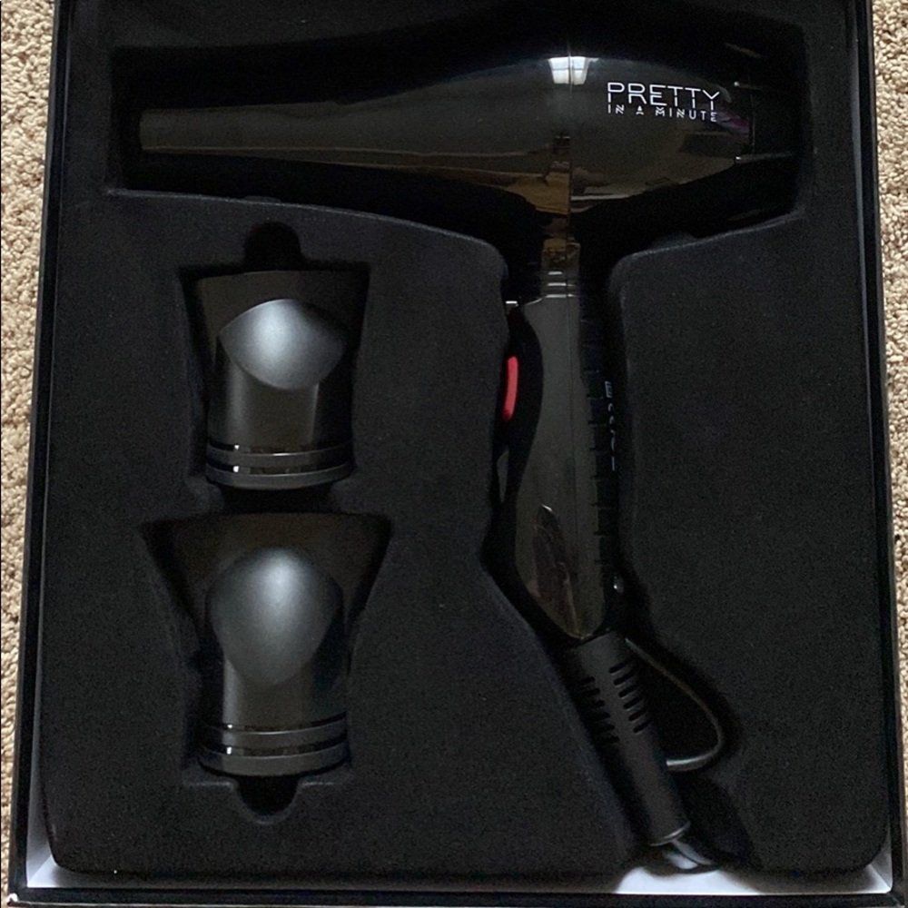 Pretty In A Minute hair dryer (with attachments)